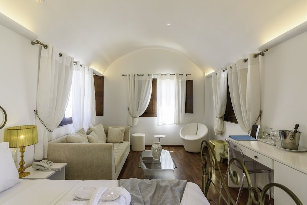 La Mer Deluxe Hotel & Spa - Adults only — Hotel rooms in Kamari, South Aegean