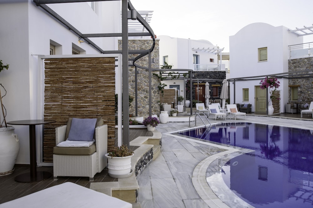 La Mer Deluxe Hotel & Spa - Adults only — Swimming pool in Kamari, South Aegean