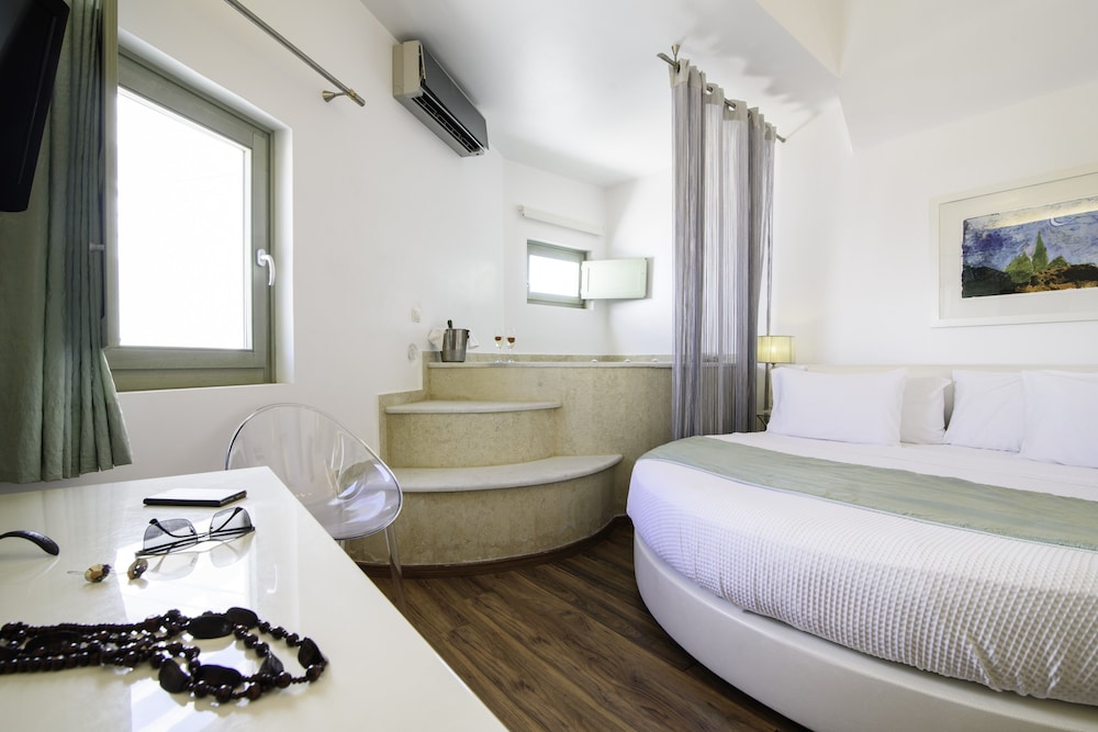 La Mer Deluxe Hotel & Spa - Adults only — Hotel rooms in Kamari, South Aegean