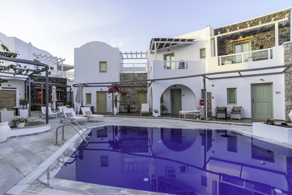 La Mer Deluxe Hotel & Spa - Adults only — Swimming pool in Kamari, South Aegean