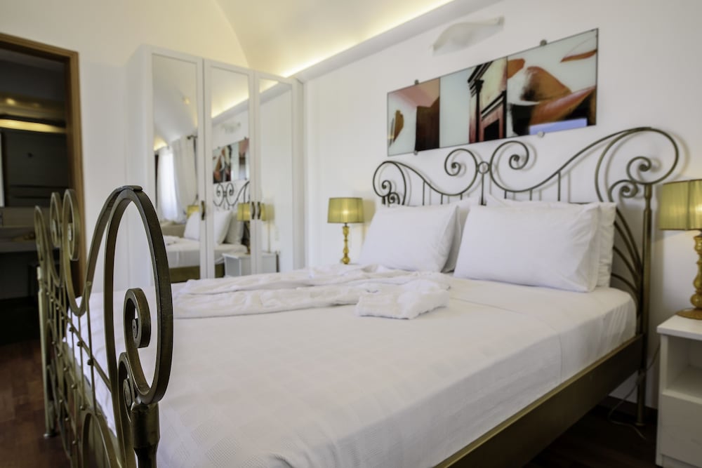 La Mer Deluxe Hotel & Spa - Adults only — Hotel rooms in Kamari, South Aegean