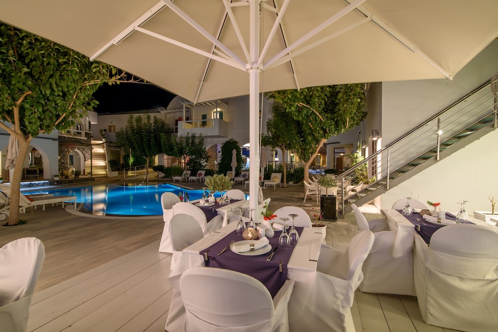 La Mer Deluxe Hotel & Spa - Adults only — Restaurant & bars in Kamari, South Aegean