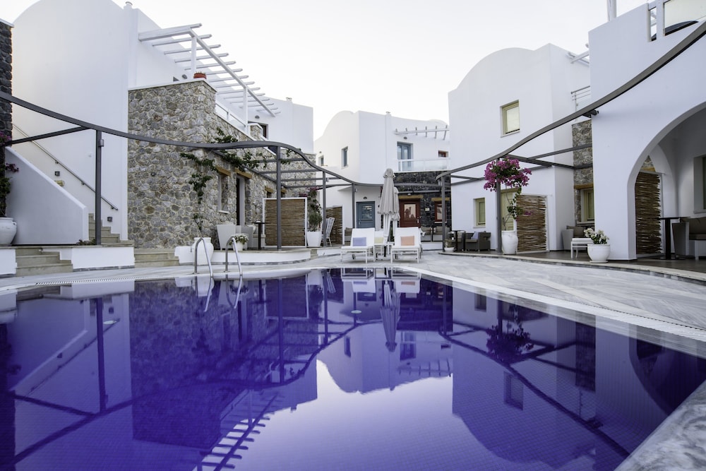 La Mer Deluxe Hotel & Spa - Adults only — Swimming pool in Kamari, South Aegean