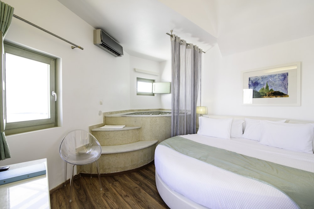La Mer Deluxe Hotel & Spa - Adults only — Hotel rooms in Kamari, South Aegean