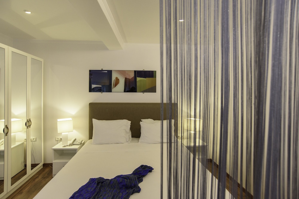 La Mer Deluxe Hotel & Spa - Adults only — Hotel rooms in Kamari, South Aegean