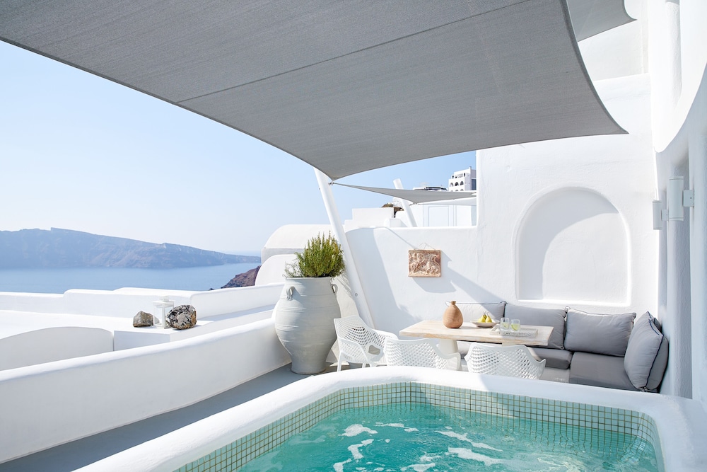 La Perla Villas and Suites - Adults Only — Main photo in Oia, South Aegean