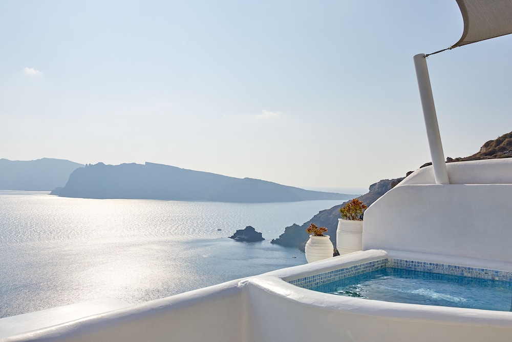 La Perla Villas and Suites - Adults Only — Spa in Oia, South Aegean