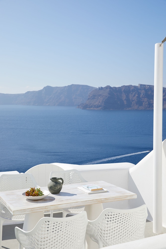 La Perla Villas and Suites - Adults Only — Attractions in the area in Oia, South Aegean