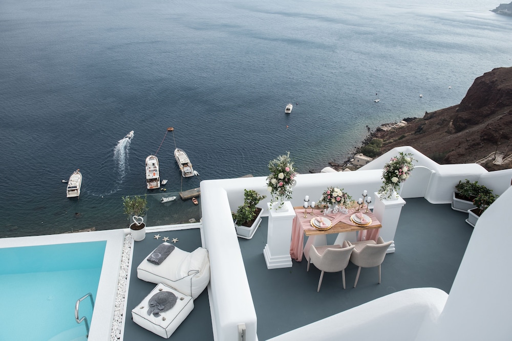 La Perla Villas and Suites - Adults Only — Restaurant & bars in Oia, South Aegean
