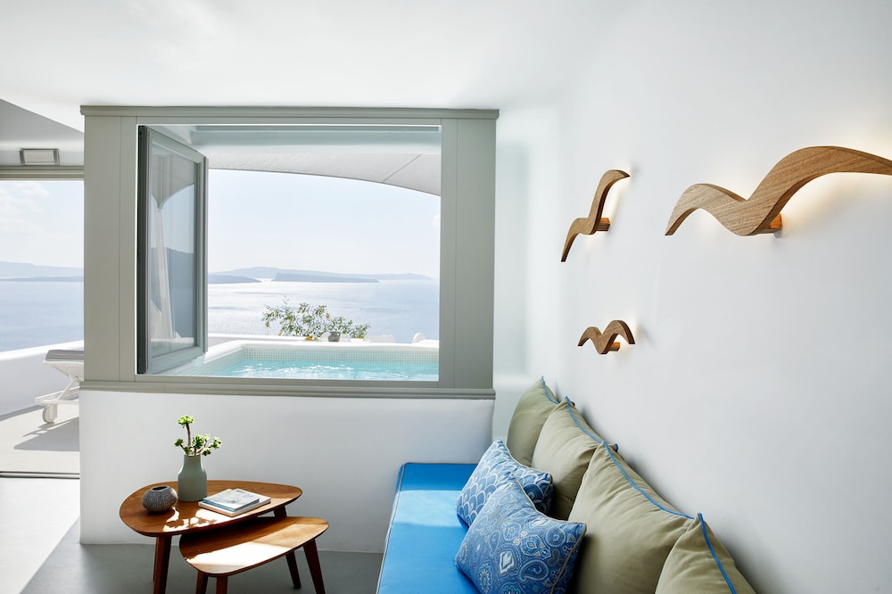 La Perla Villas and Suites - Adults Only — Hotel rooms in Oia, South Aegean