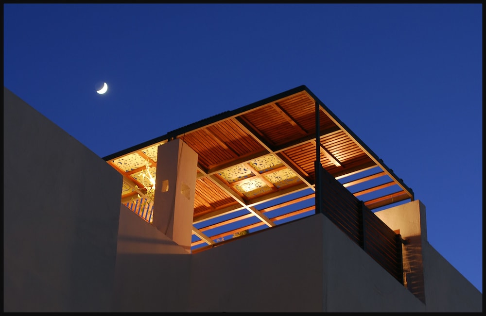 Lato Hotel — Hotel building in Ammoudara (Agios Nikolaos)