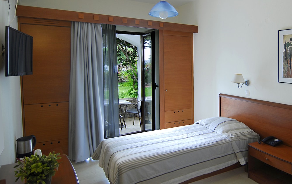 Lato Hotel — Hotel rooms in Ammoudara (Agios Nikolaos)