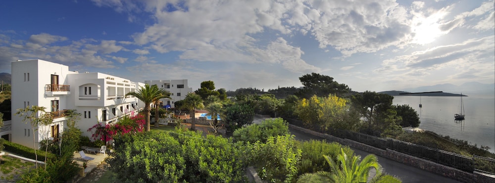 Lato Hotel — Swimming pool in Ammoudara (Agios Nikolaos)