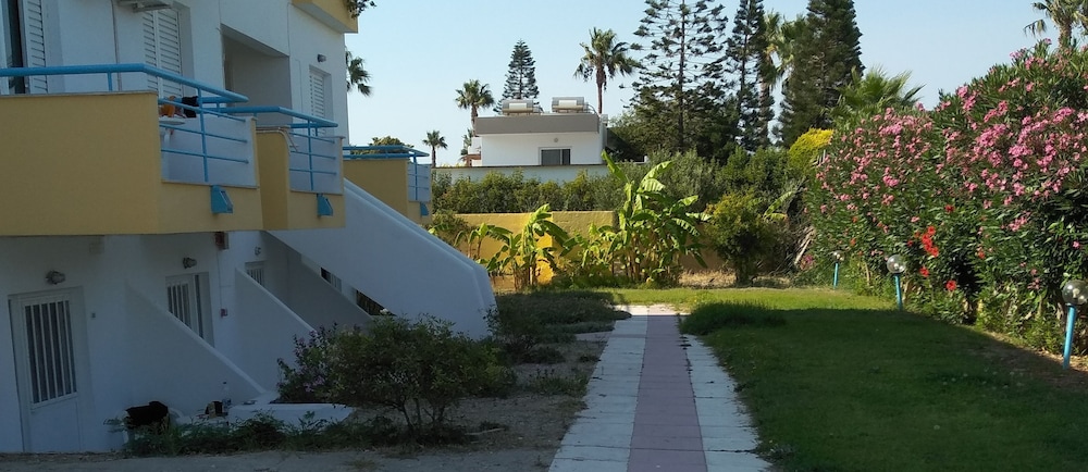Leonidas Hotel and Studios — Hotel building in Kos Town, South Aegean