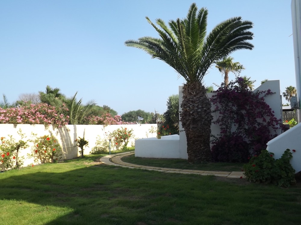 Leonidas Hotel and Studios — Hotel building in Kos Town, South Aegean