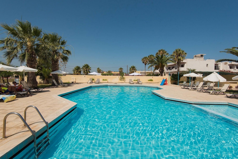 Leonidas Hotel and Studios — Main photo in Kos Town, South Aegean