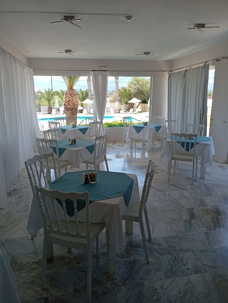 Leonidas Hotel and Studios — Restaurant & bars in Kos Town, South Aegean