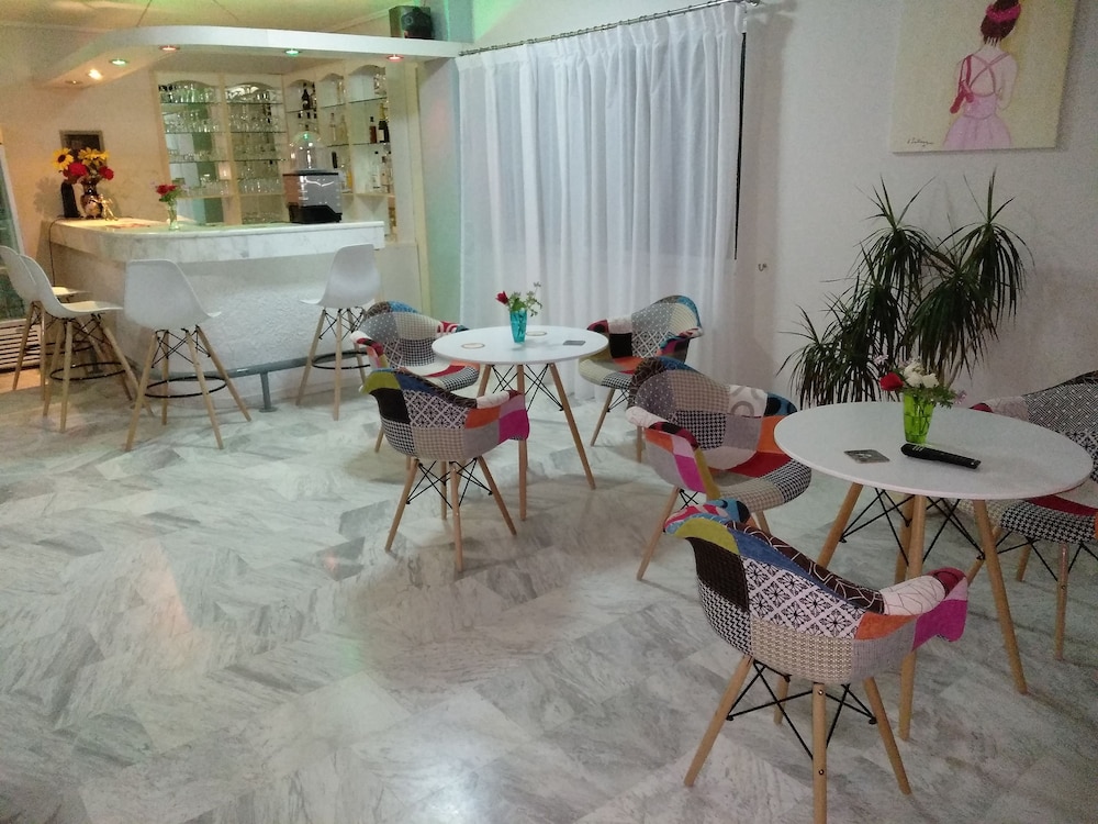 Leonidas Hotel and Studios — Restaurant & bars in Kos Town, South Aegean