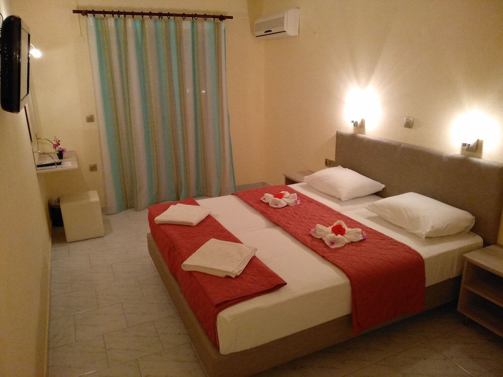 Leonidas Hotel and Studios — Hotel rooms in Kos Town, South Aegean