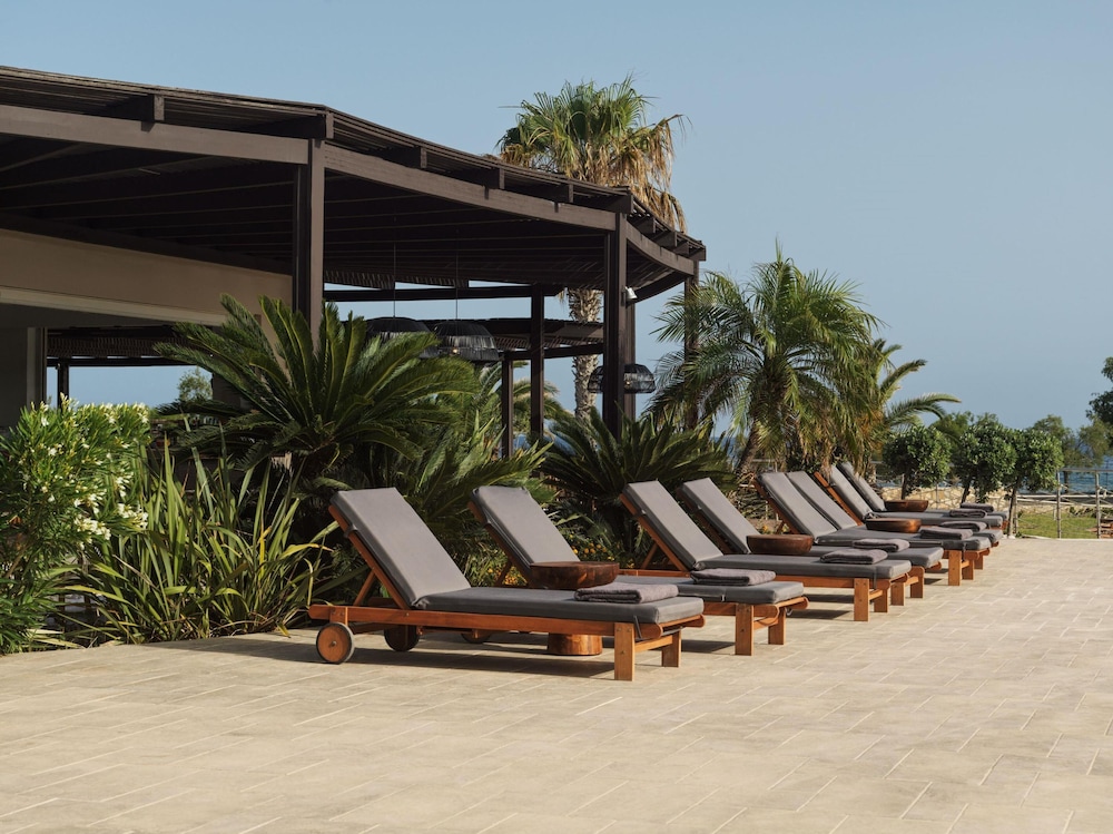 Aulus Lindos Rhodes, All-Inclusive Resort, Curio Collection by Hilton — Hotel building in Kiotari, South Aegean