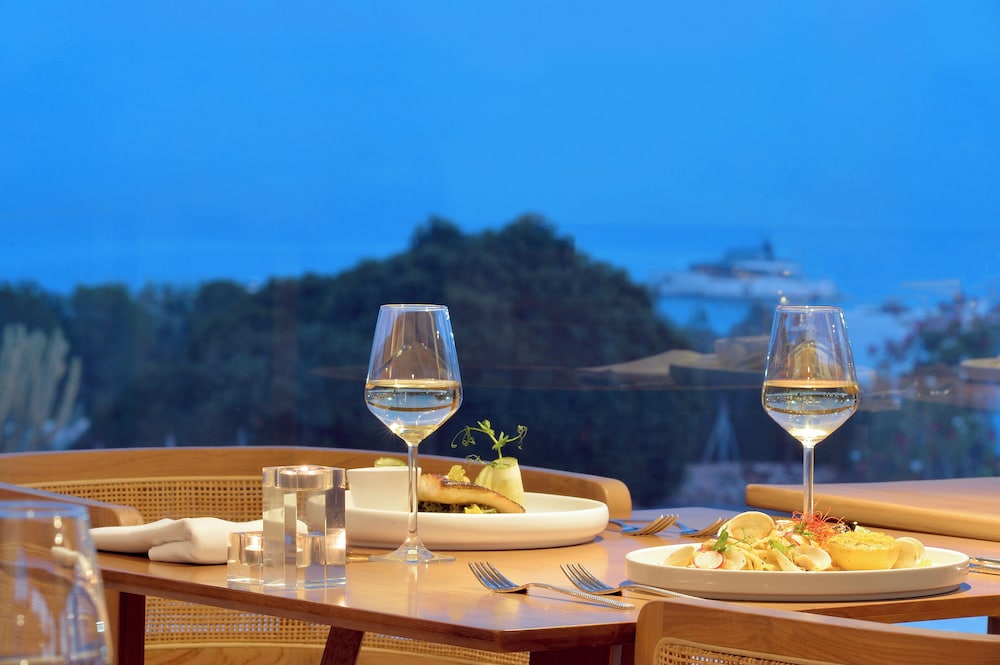 Lindos Sun — Restaurant & bars in Lindos, South Aegean