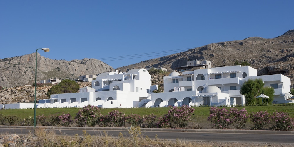 Lindos Sun — Hotel building in Lindos, South Aegean