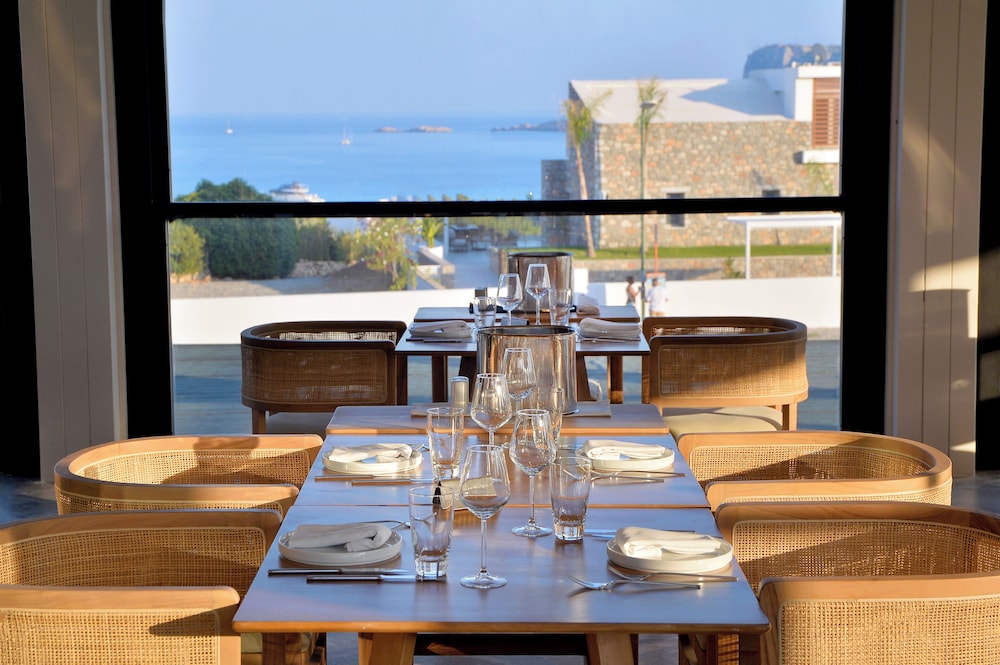 Lindos Sun — Restaurant & bars in Lindos, South Aegean