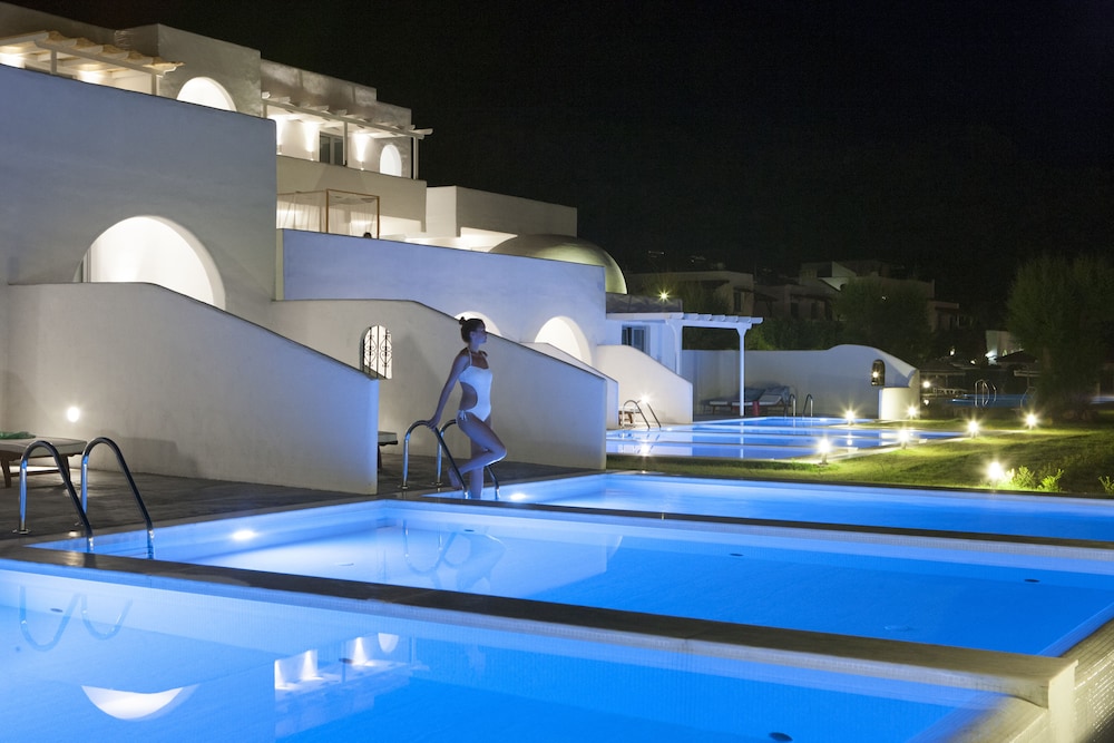 Lindos Sun — Swimming pool in Lindos, South Aegean