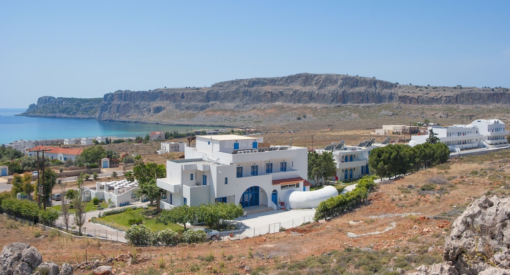 Lindos Sun — Hotel building in Lindos, South Aegean