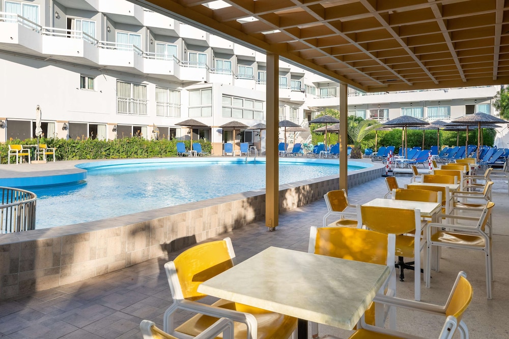 Lito Hotel — Swimming pool in Rhodes Town, South Aegean