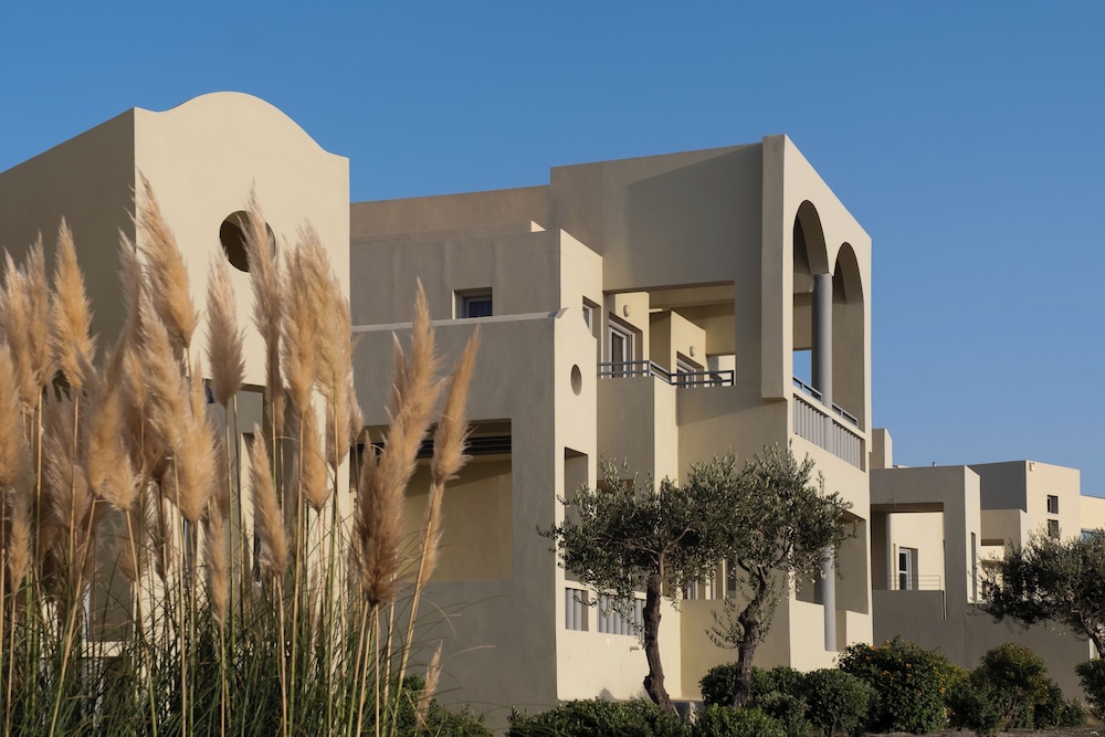 The Majestic Hotel — Hotel building in Karterados, South Aegean