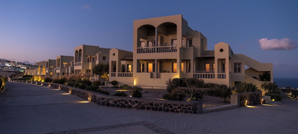The Majestic Hotel — Hotel building in Karterados, South Aegean