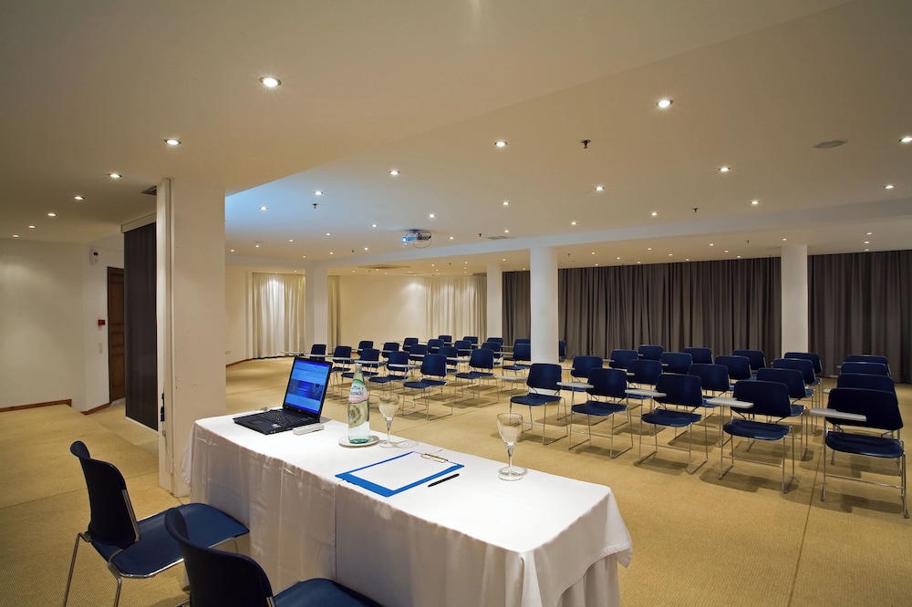 The Majestic Hotel — Hotel building in Karterados, South Aegean