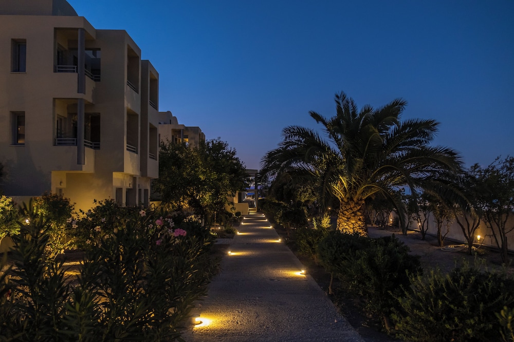 The Majestic Hotel — Hotel building in Karterados, South Aegean