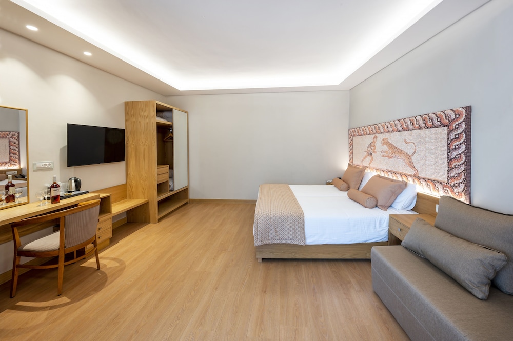 Maritina Hotel — Hotel rooms in Kos Town, South Aegean