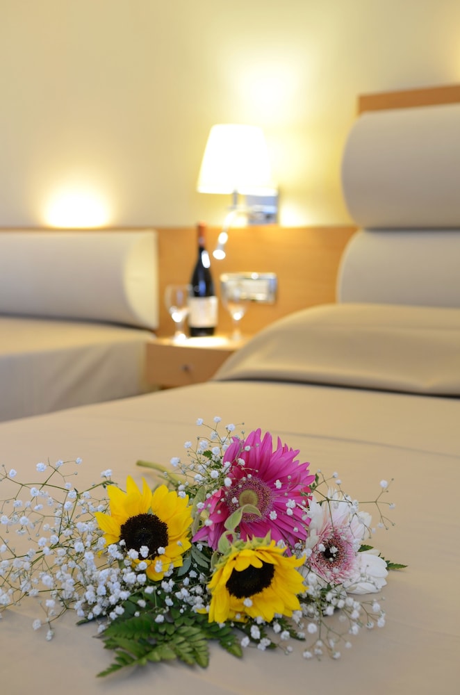 Maritina Hotel — Hotel rooms in Kos Town, South Aegean