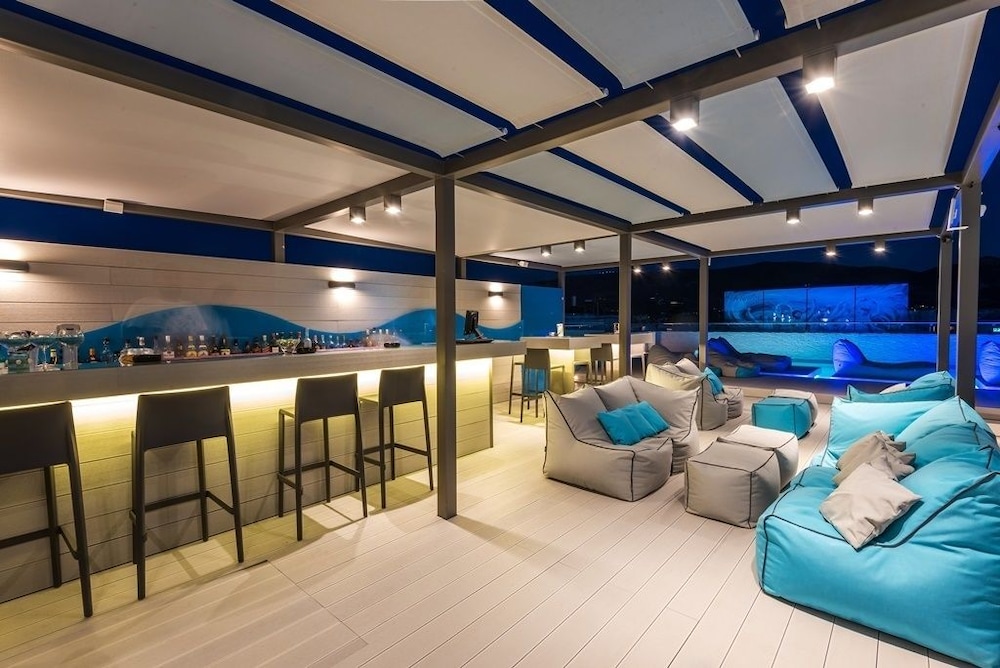 Maritina Hotel — Hotel rooms in Kos Town, South Aegean