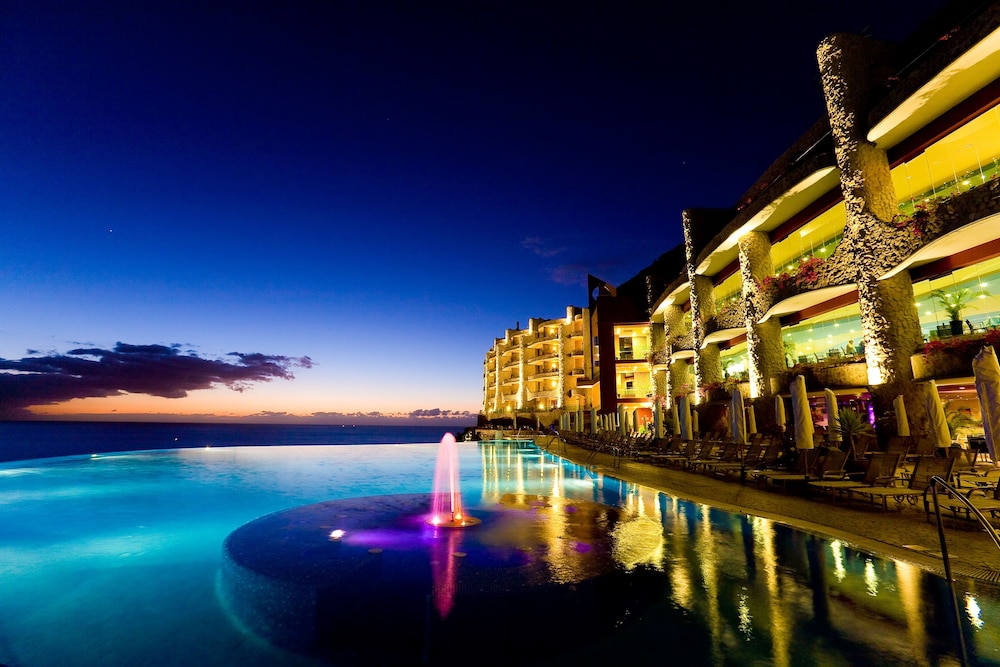 Gloria Palace Royal Hotel & Spa — Swimming pool in Puerto Rico, Canary Islands