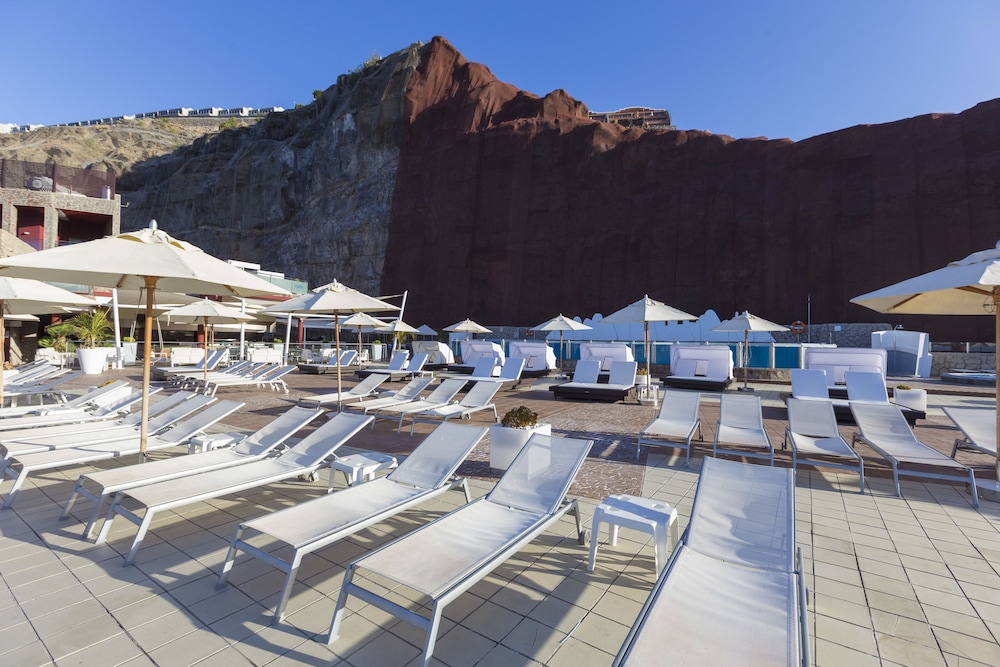 Gloria Palace Royal Hotel & Spa — Swimming pool in Puerto Rico, Canary Islands