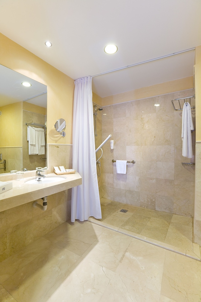 Gloria Palace Royal Hotel & Spa — Hotel rooms in Puerto Rico, Canary Islands