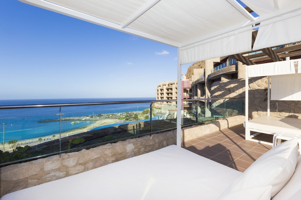 Gloria Palace Royal Hotel & Spa — Hotel rooms in Puerto Rico, Canary Islands