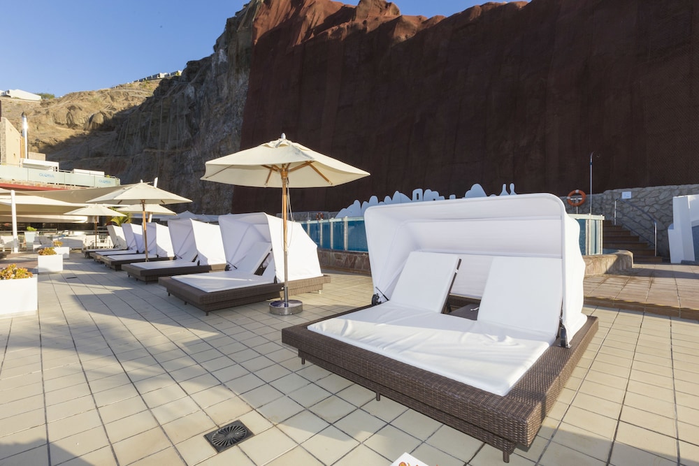 Gloria Palace Royal Hotel & Spa — Swimming pool in Puerto Rico, Canary Islands