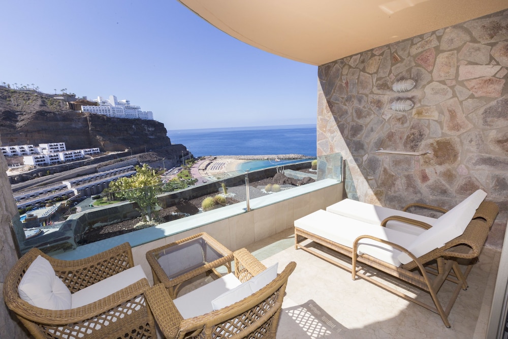 Gloria Palace Royal Hotel & Spa — Hotel rooms in Puerto Rico, Canary Islands