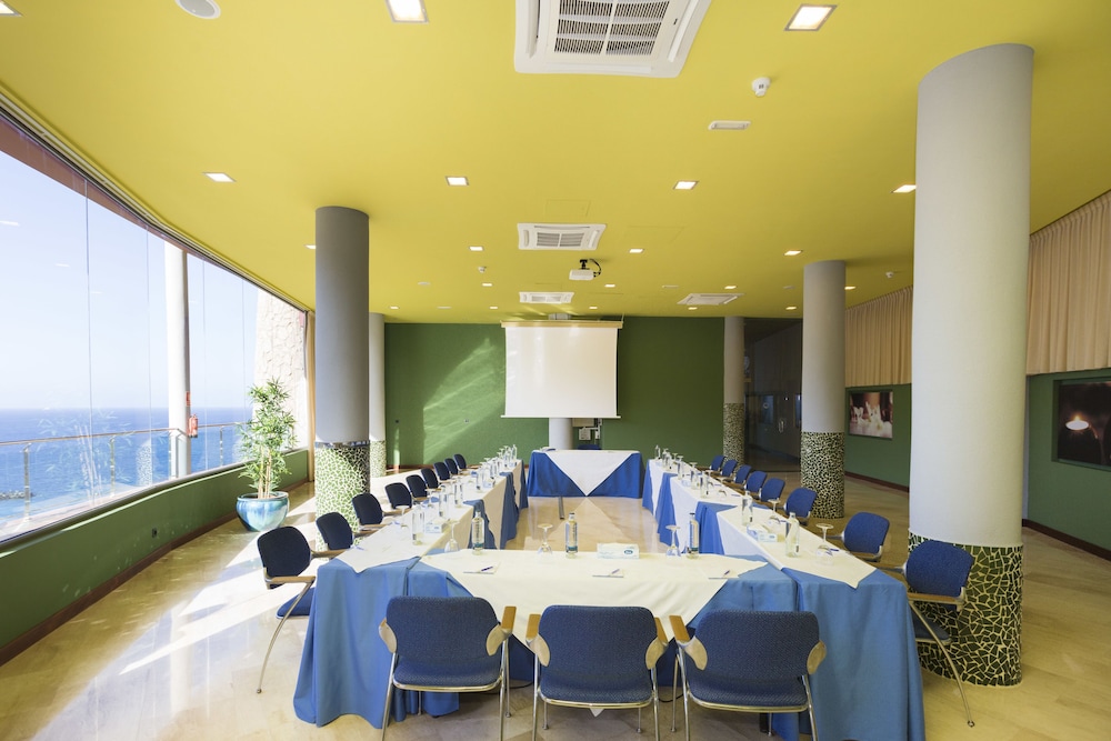 Gloria Palace Royal Hotel & Spa — Hotel building in Puerto Rico, Canary Islands