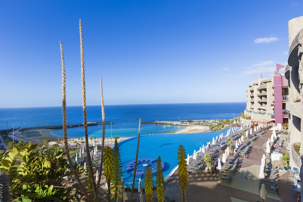 Gloria Palace Royal Hotel & Spa — Swimming pool in Puerto Rico, Canary Islands