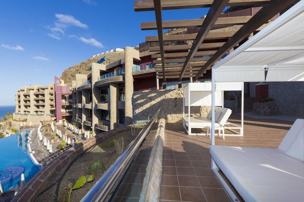 Gloria Palace Royal Hotel & Spa — Hotel building in Puerto Rico, Canary Islands