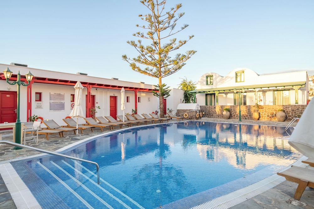Hotel Mathios Village — Swimming pool in Akrotiri, South Aegean