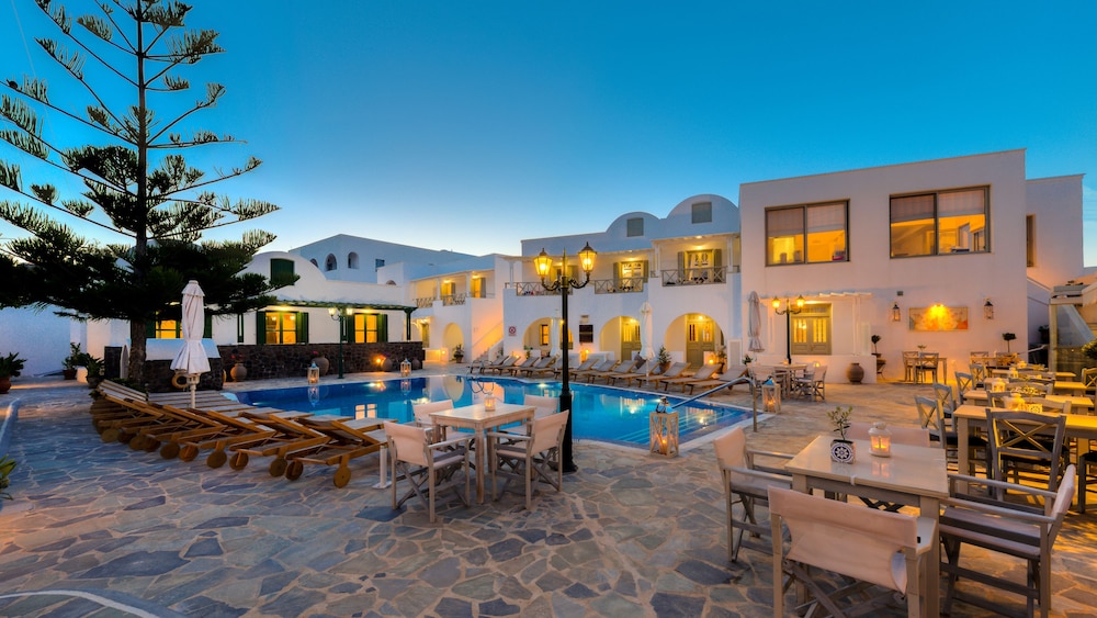 Hotel Mathios Village — Swimming pool in Akrotiri, South Aegean