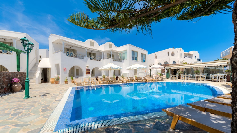 Hotel Mathios Village — Swimming pool in Akrotiri, South Aegean