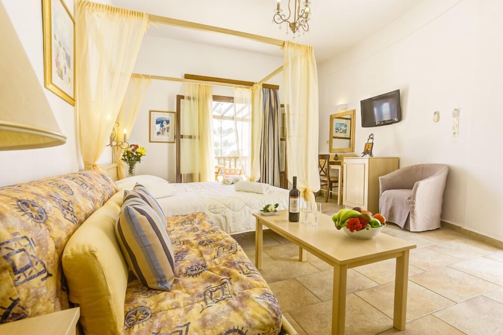 Hotel Mathios Village — Hotel rooms in Akrotiri, South Aegean